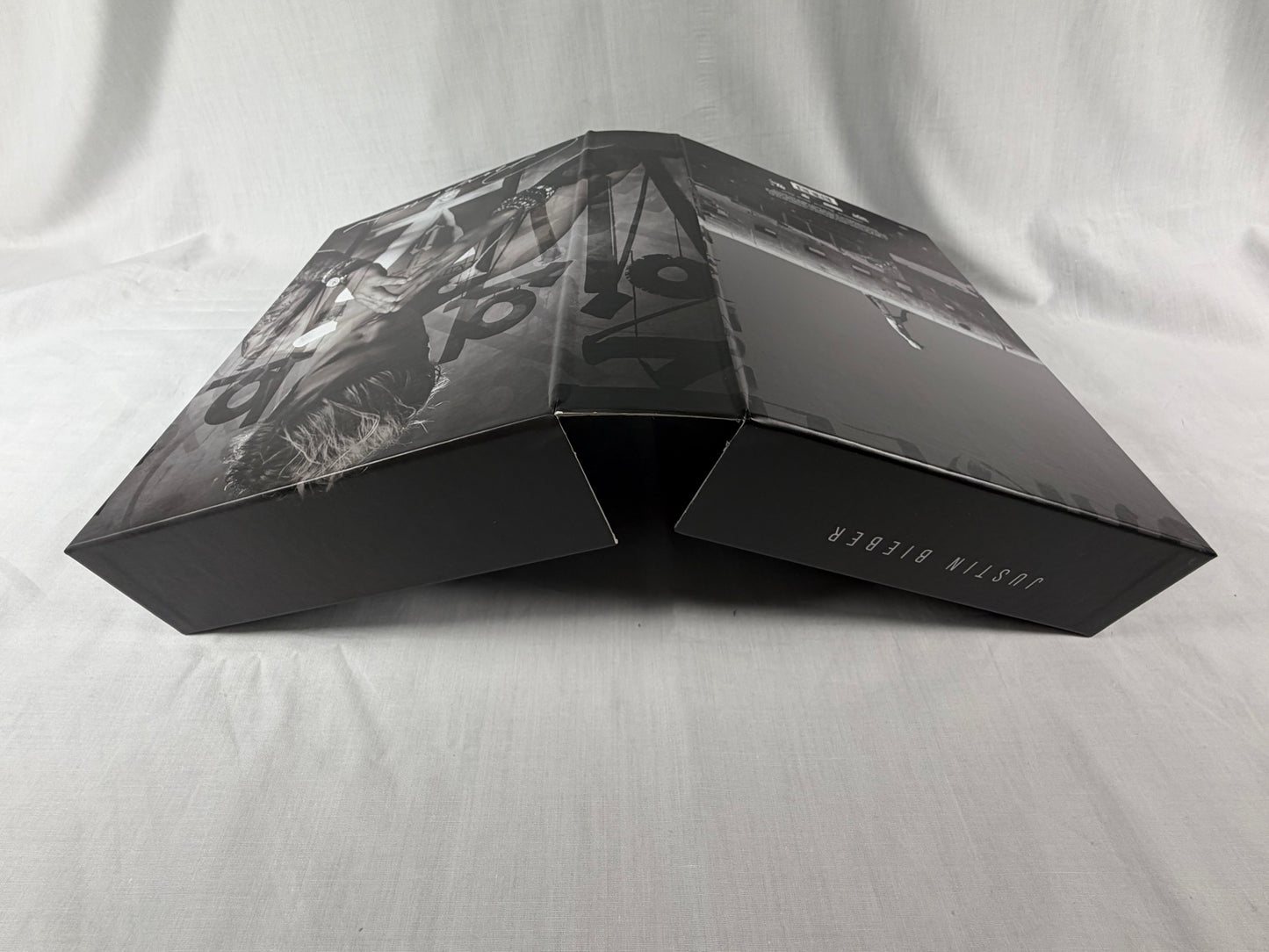 Justin Bieber Purpose Limited Fan Box Edition CD Box Set w/ Sealed T-Shirt Postcards Def Jam