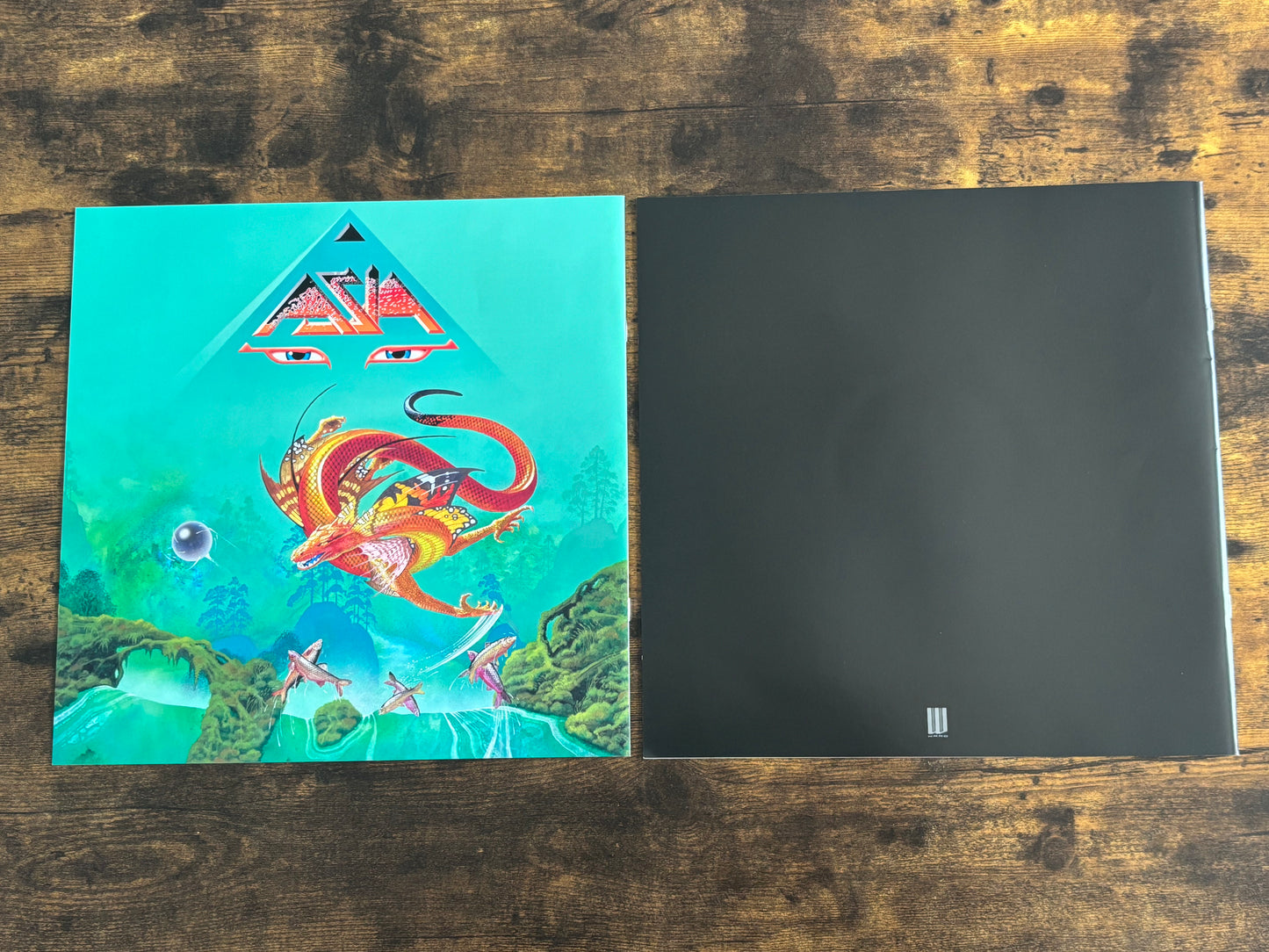 ASIA 30th Anniv Japan Box LP+CD+2DVD Roger Dean Art VQBD10112 w/ OBI & T-Shirt Limited Edition